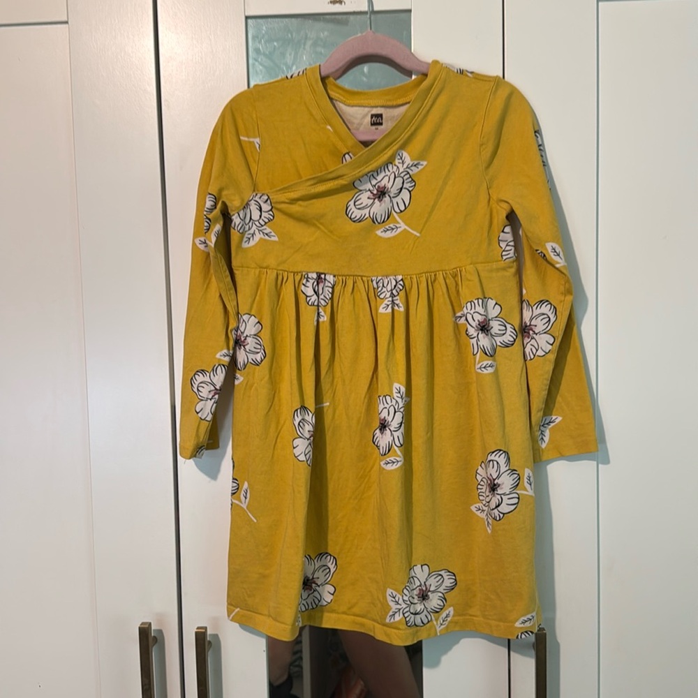 Tea collection top. Size 10.  100% cotton.  Like new.